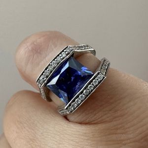 Gorgeous 926 Sterling Silver Amethyst Ring